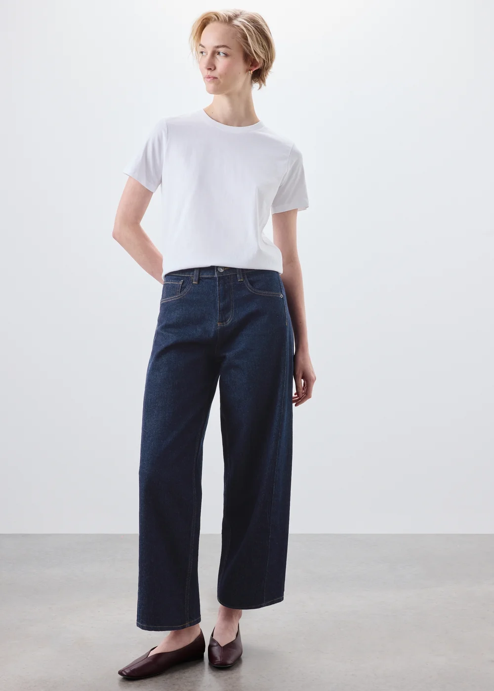 Darkwash Indigo Barrel Leg Jean - 24/L29 Image 3