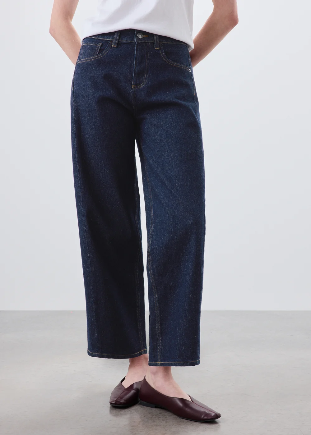 Darkwash Indigo Barrel Leg Jean - 24/L29 Image 1