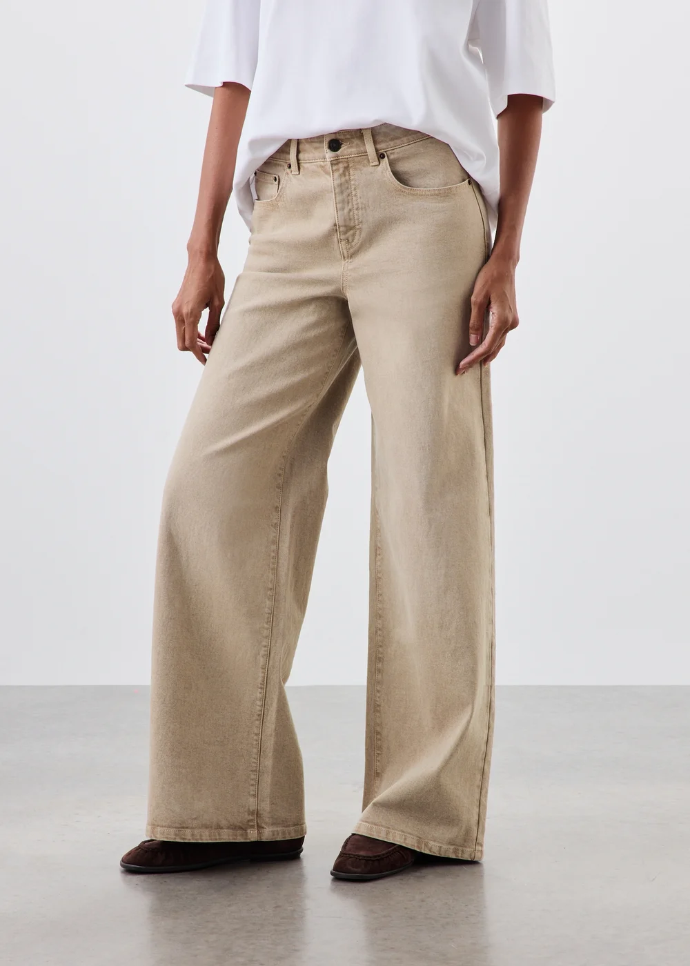Sand Stretch Mid Rise Wide Leg Jeans - 24/L29 Image 1