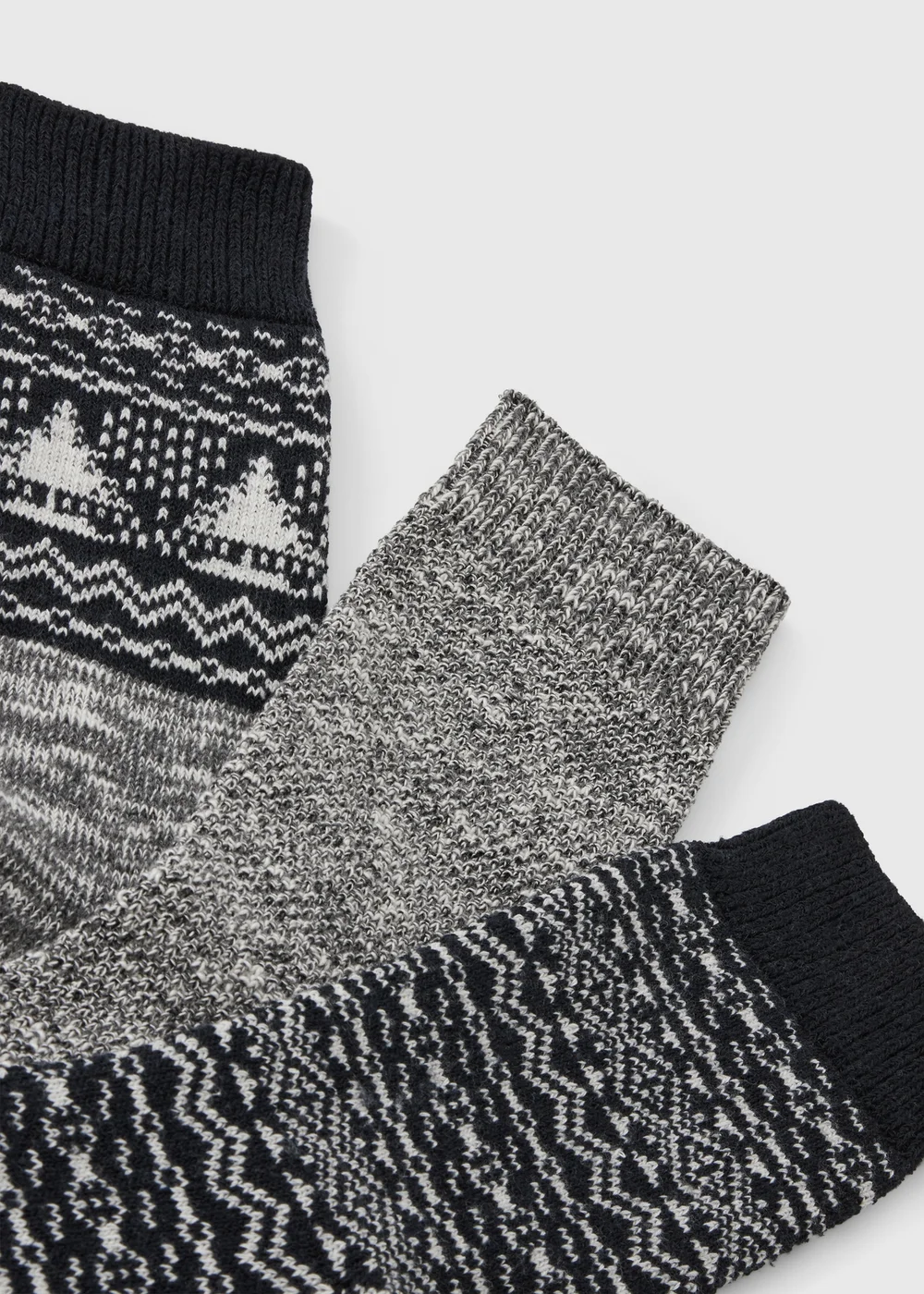 3 Pack Thermal Fairisle Socks - 6-8.5 Image 2