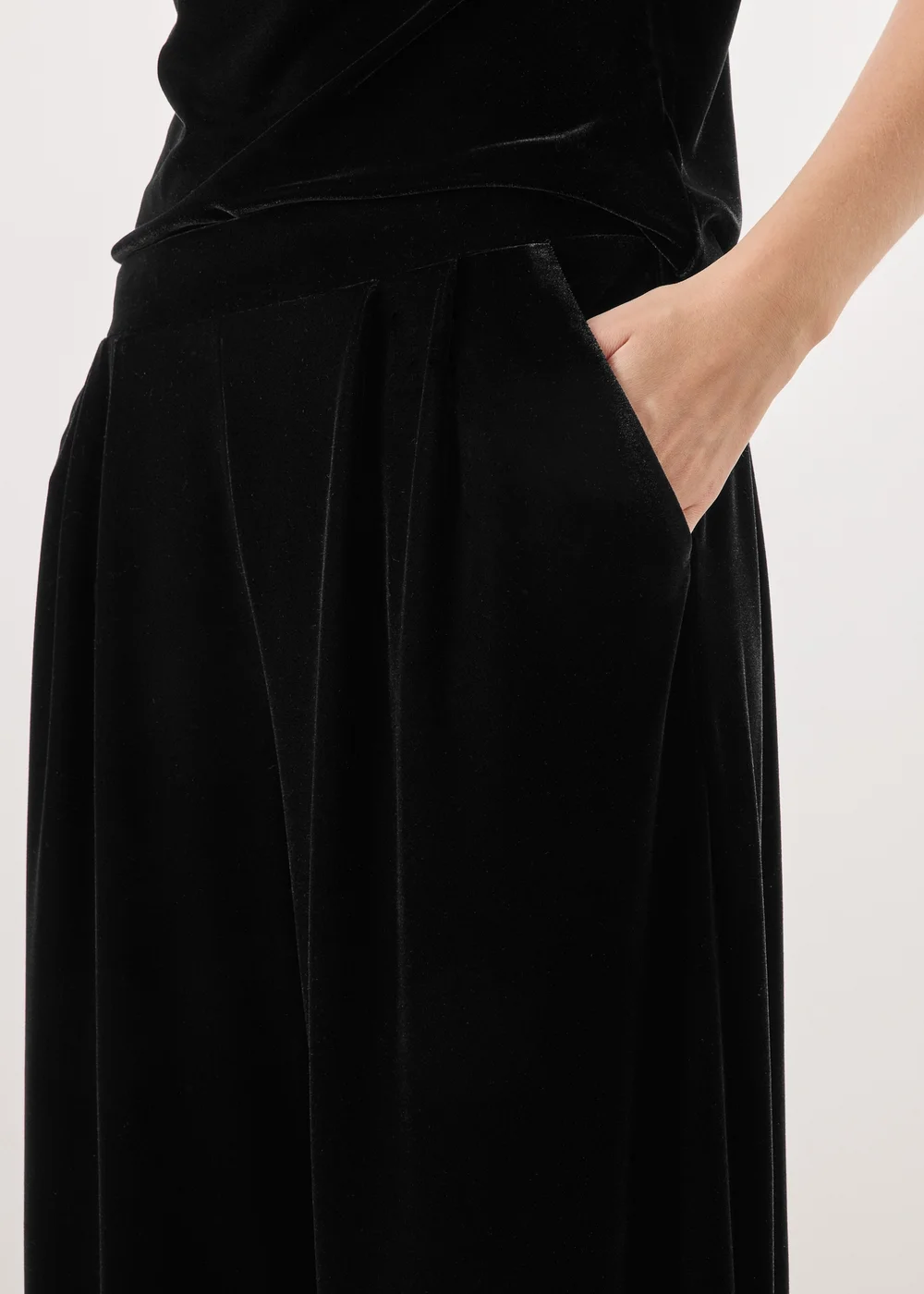 Black Pull On Velvet Wide Leg Co Ord Trousers - 8/L29 Image 3