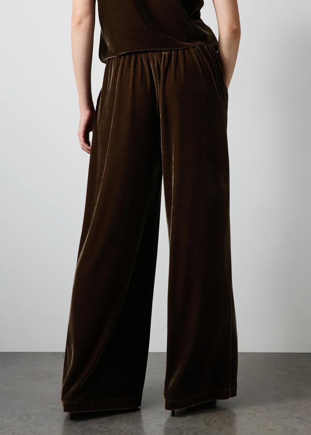 Bronze Pull On Velvet Wide Leg Co Ord Trousers - 8/L29 Image 2