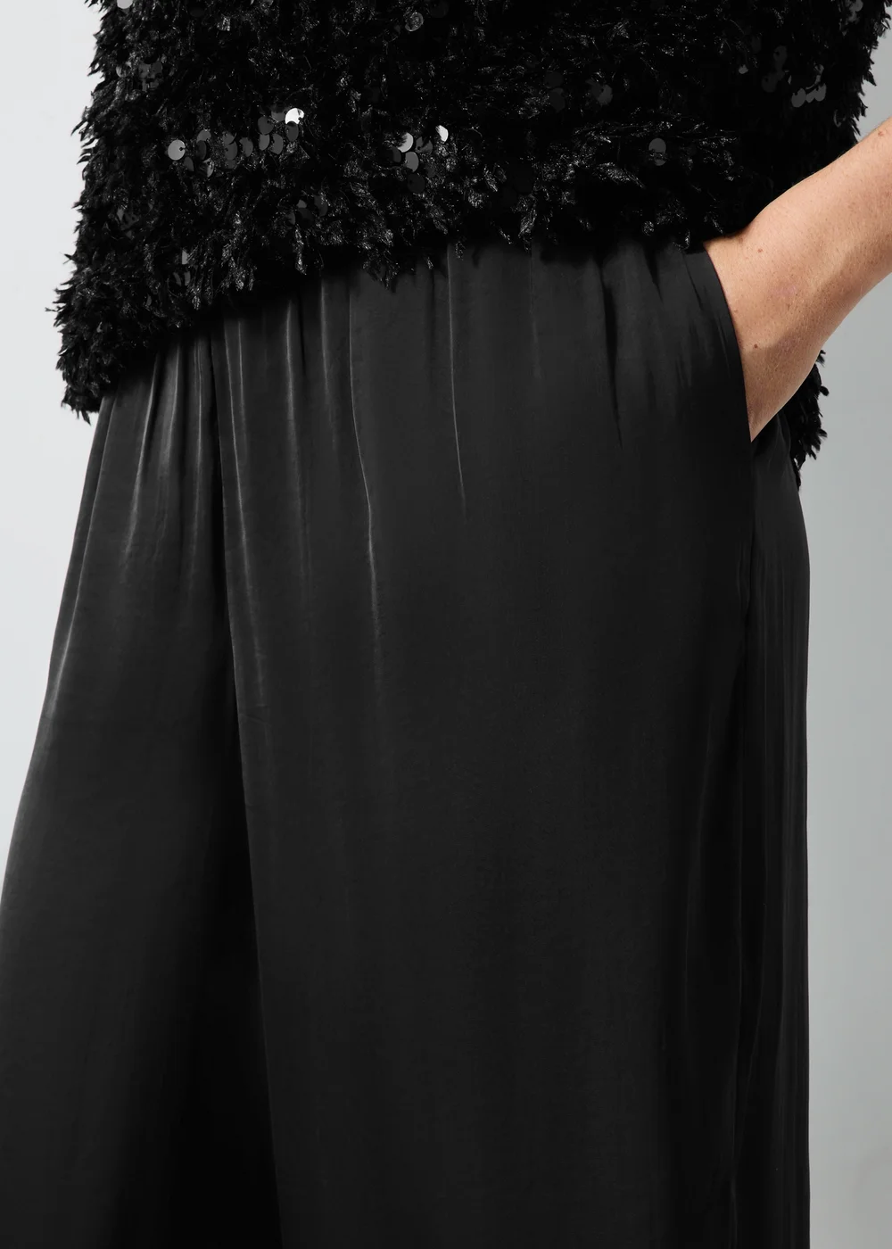 Black Satin Balloon Co Ord Trousers - 8/L29 Image 4