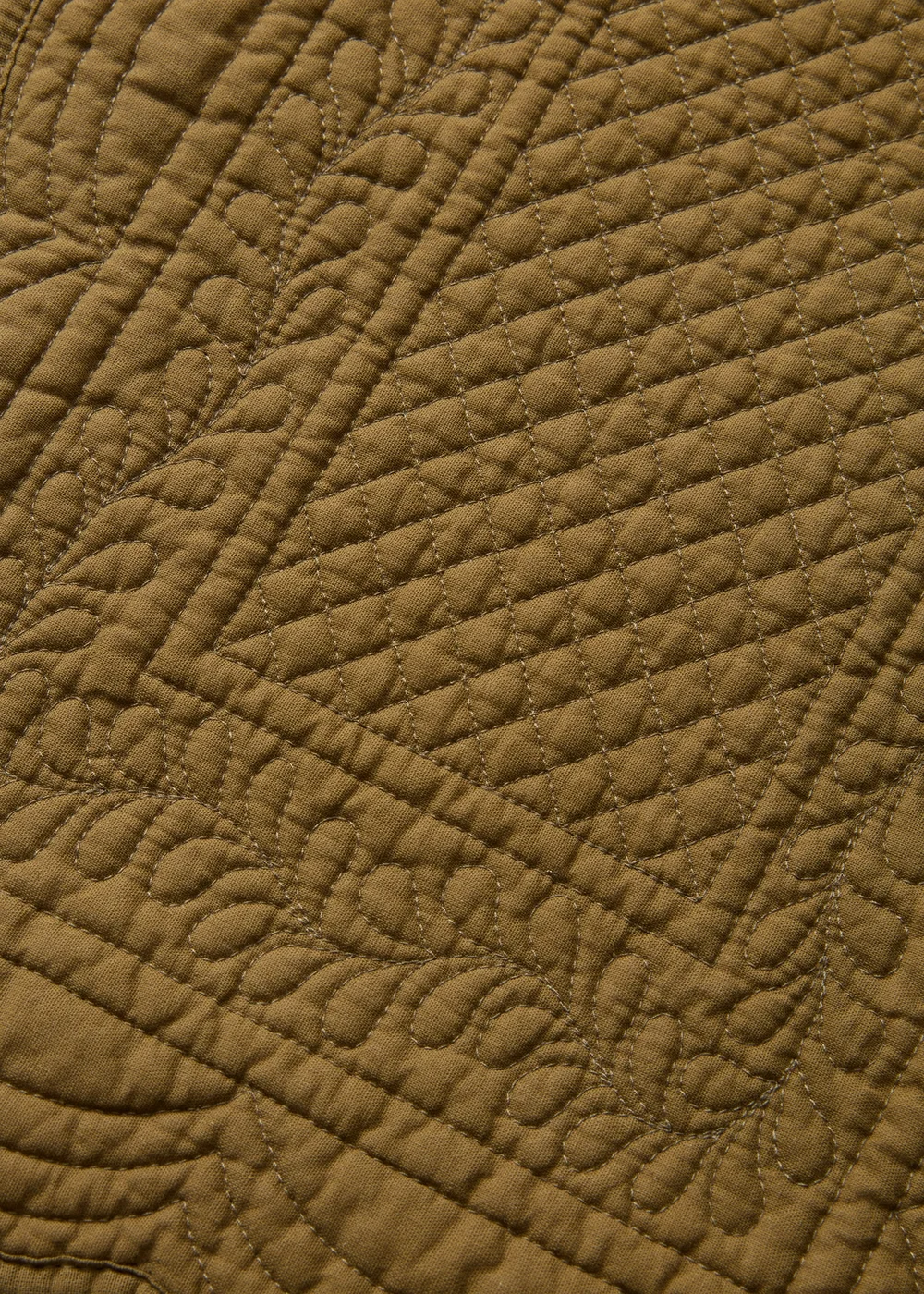 Green Quilted Table Runner Image 2