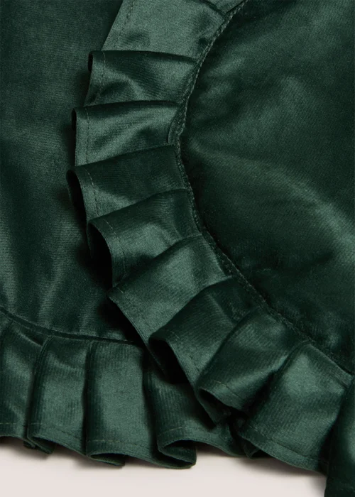 2 Pack Green Ruffle Placemats Image 2