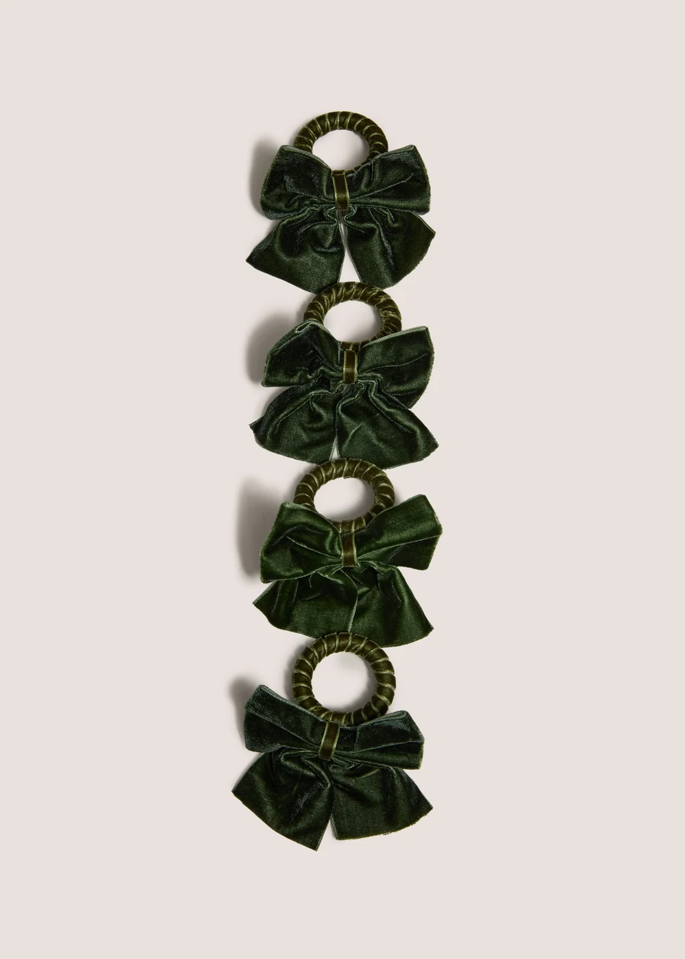 4 Pack Green Velvet Bow Napkin Rings Image 1