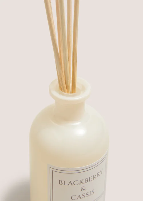 Black Berry Room Diffuser Image 2