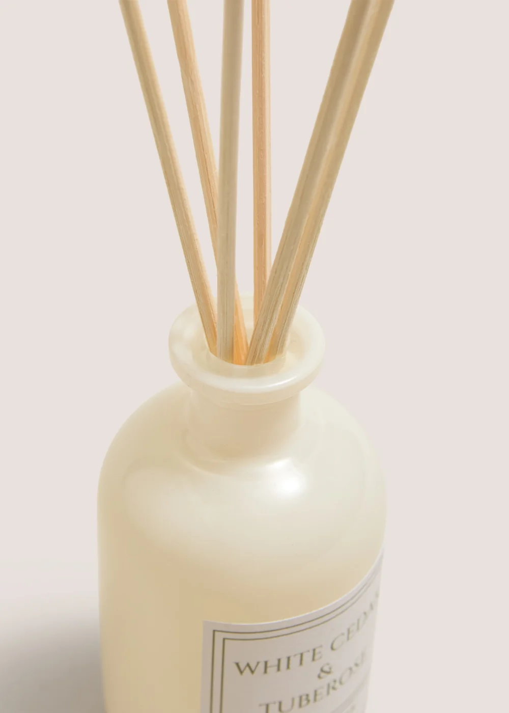 White Cedar Diffuser Image 2