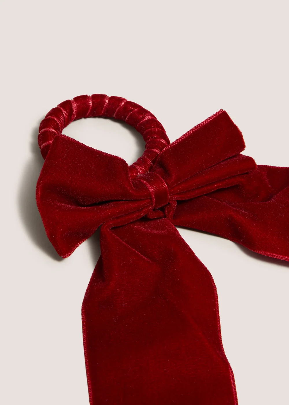 4 Pack Red Velvet Bow Napkin Rings Image 2
