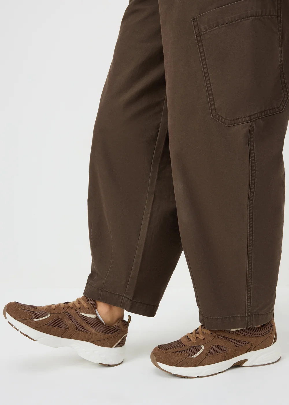 Brown Runner Trainers - 3 Image 1
