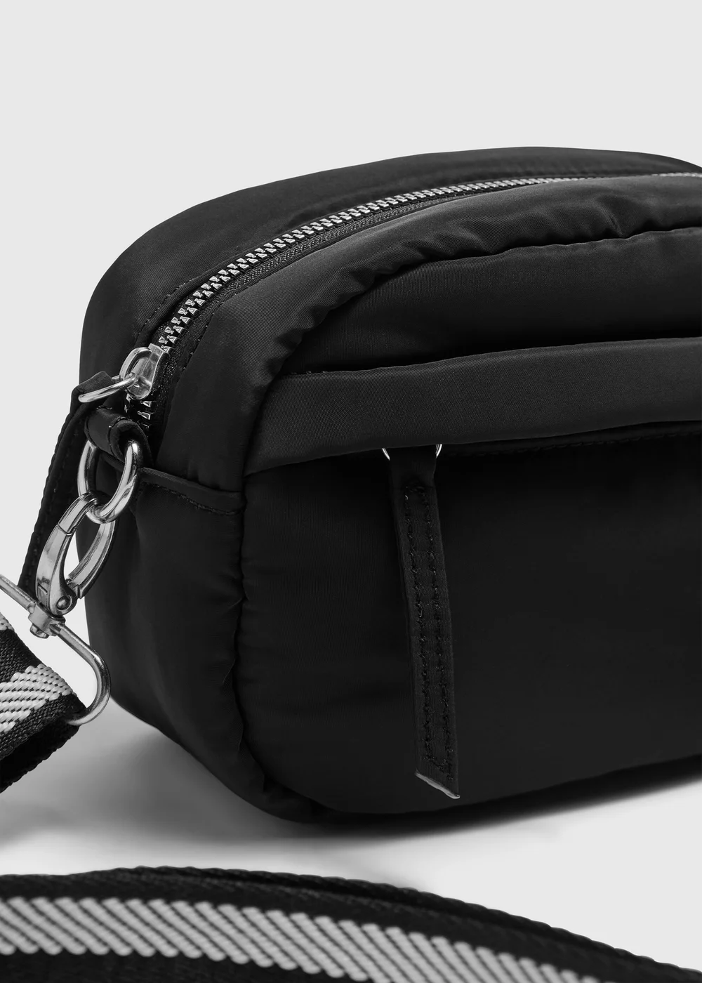 Black Nylon Camera Bag - One Size Image 2