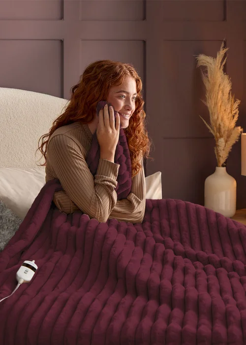 Silentnight Red Faux Fur Electric Blanket Image 1