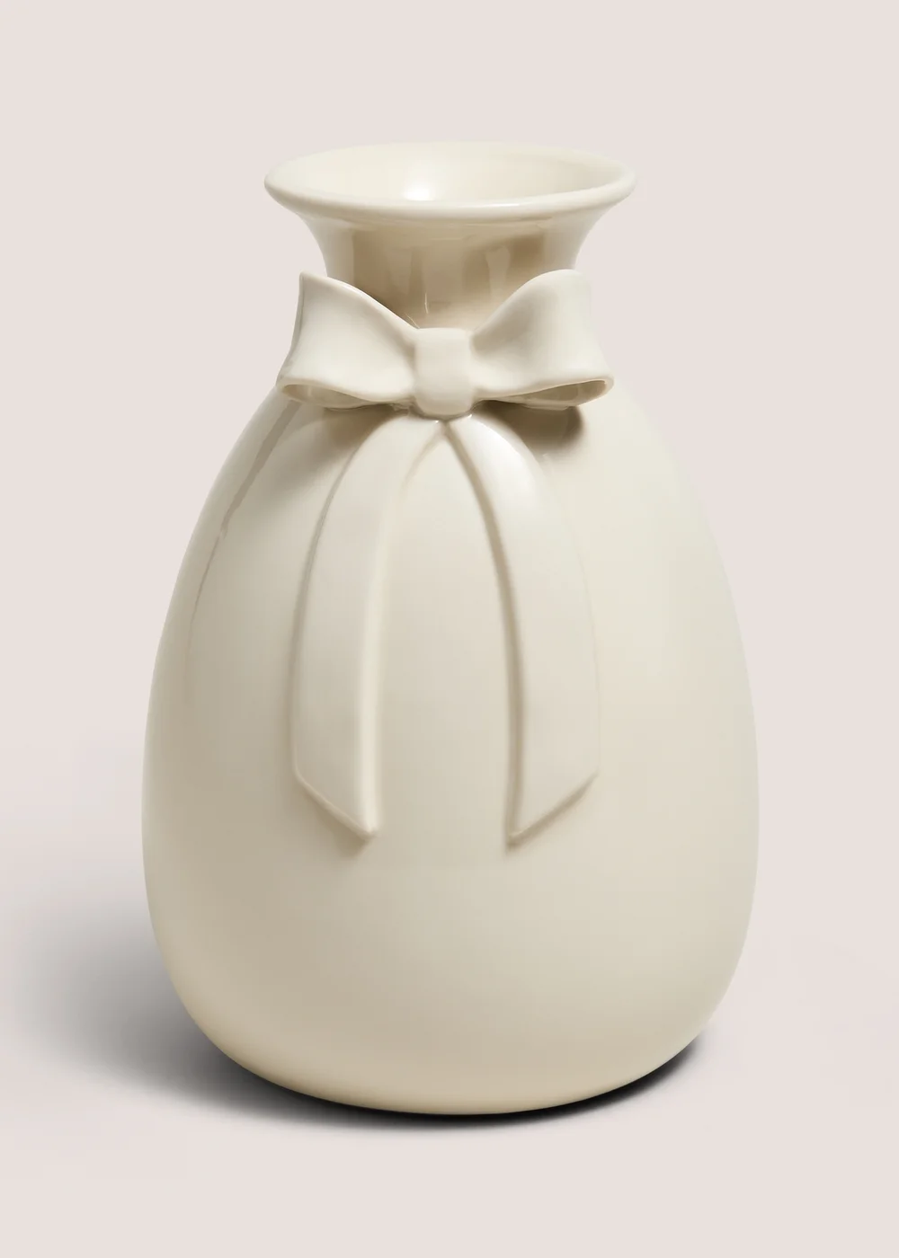 Cream Bow Vase Image 1