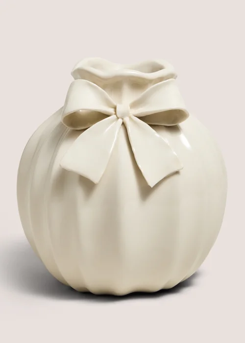 Cream Ribbed Bow Vase Image 1