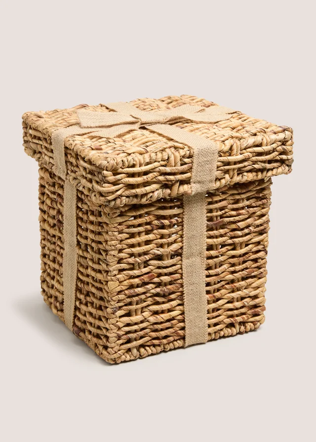 Natural Woven Present