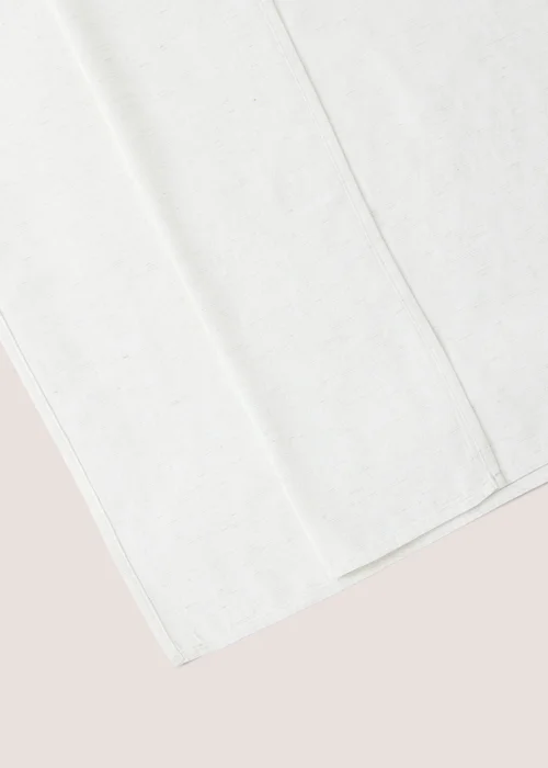 White Tablecloth Image 2