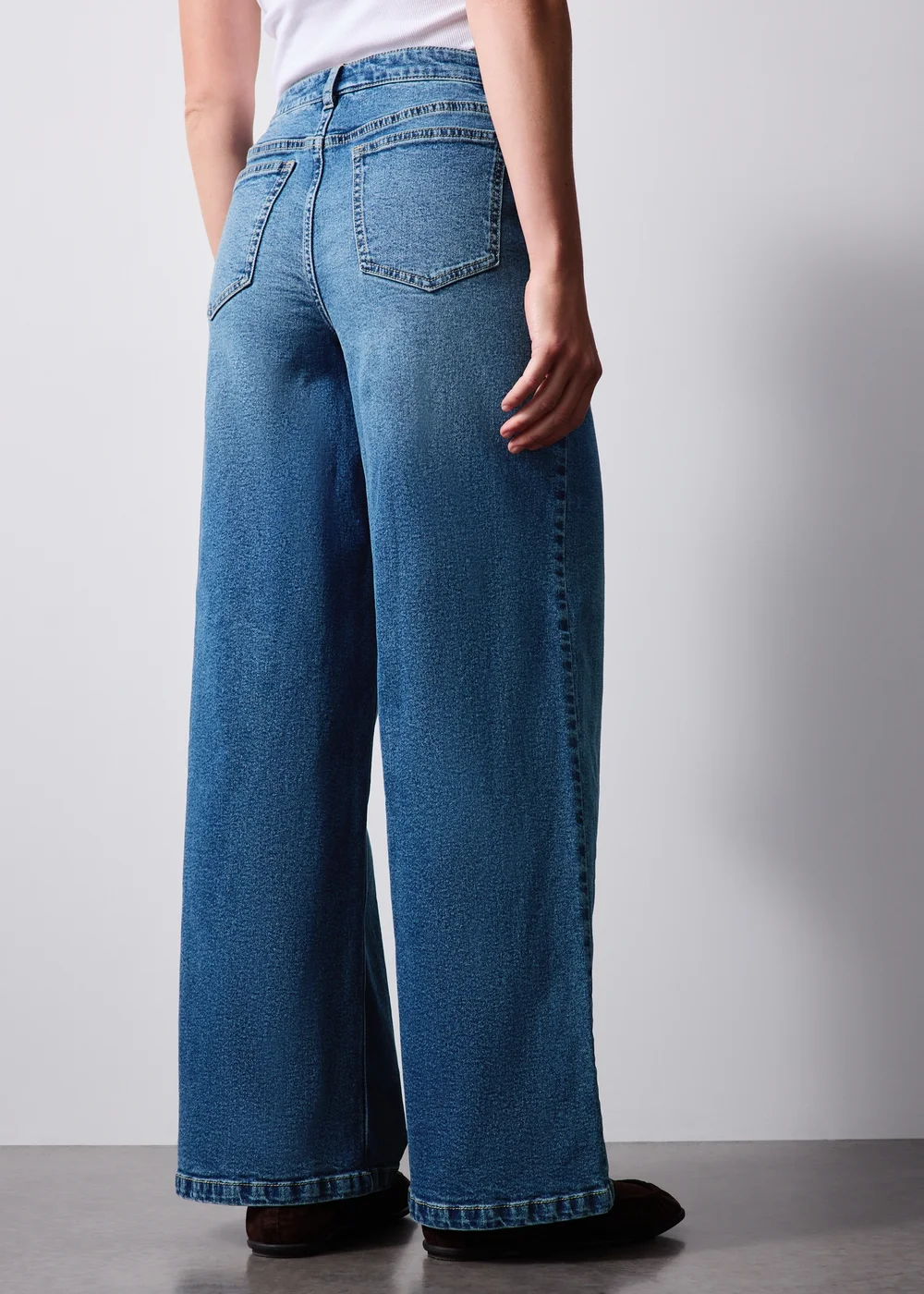 Midwash Exposed Seam Wide leg Jeans - 24/L29 Image 3