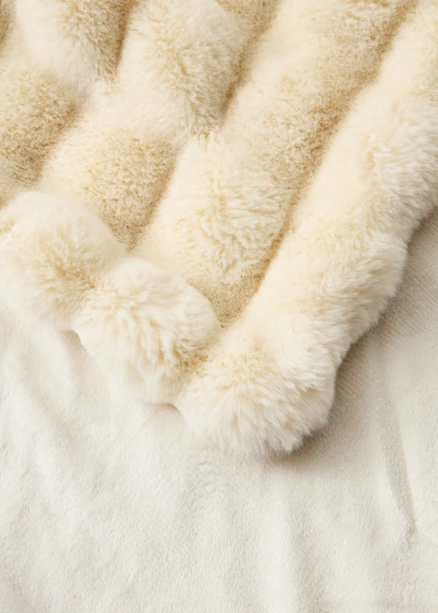 Cream Bubble Faux Fur Throw