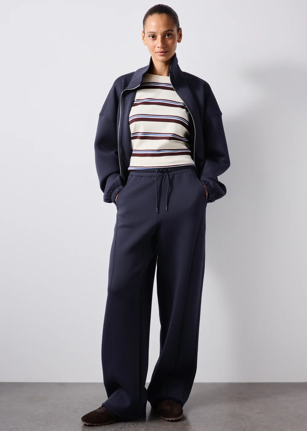 Navy Scuba Barrel Leg Jogger - XS Image 4