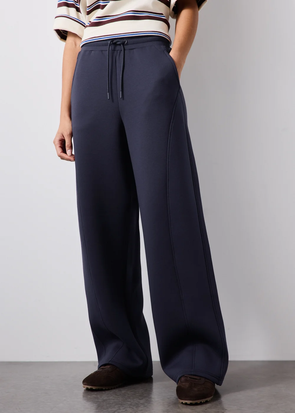 Navy Scuba Barrel Leg Jogger - XS Image 1
