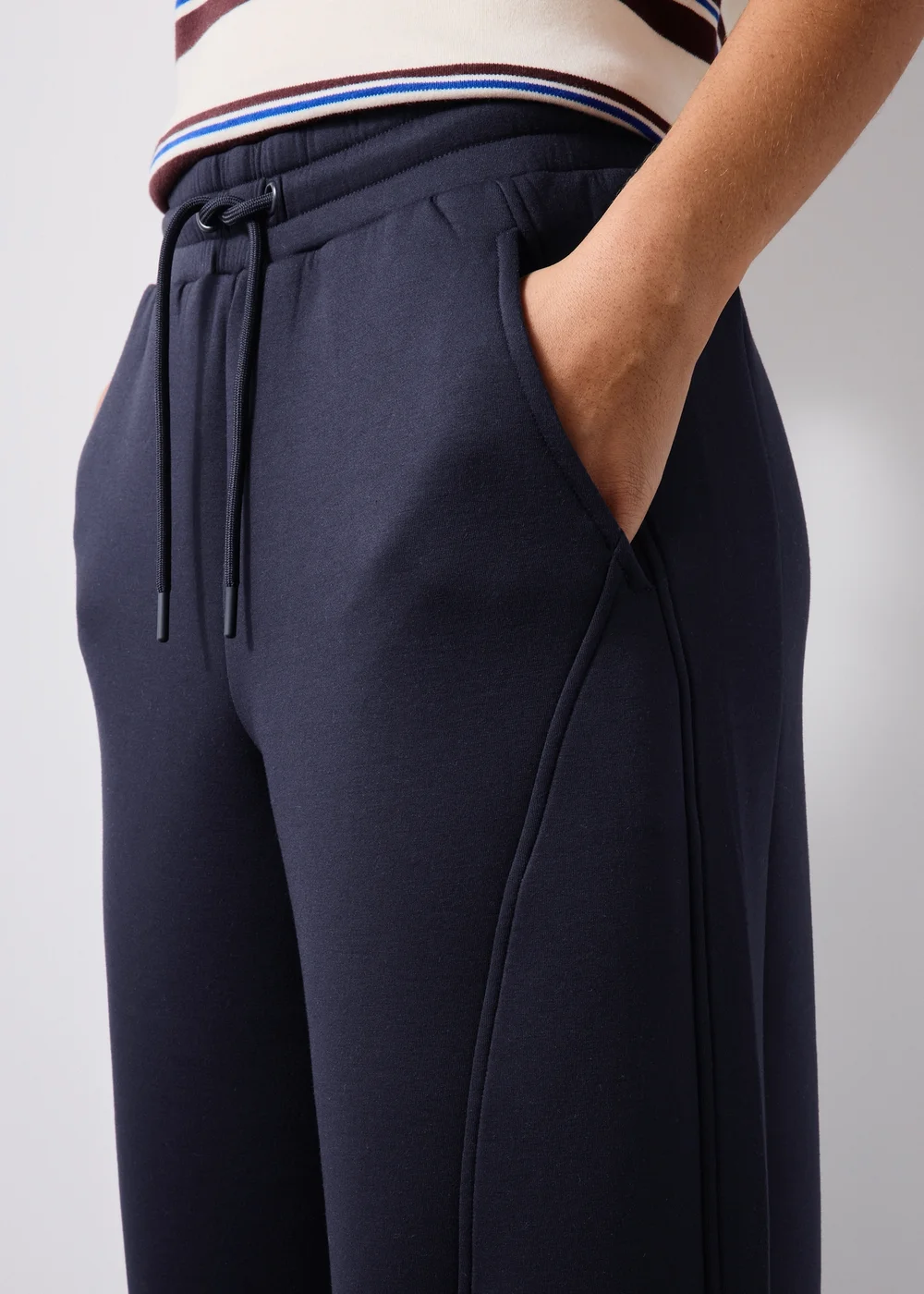 Navy Scuba Barrel Leg Jogger - XS Image 3
