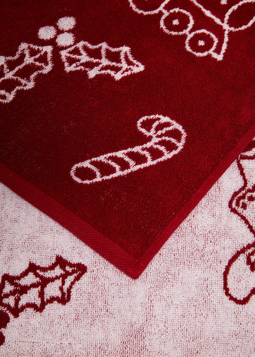 Red Gingerbread Jacquard Towel - Hand Towel Image 2