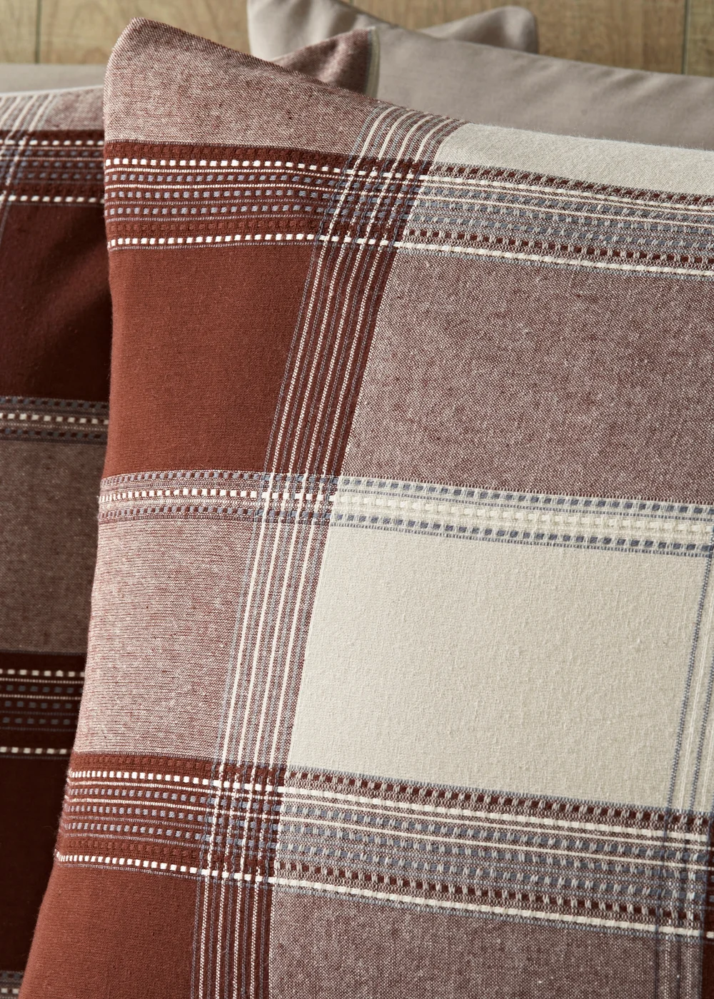 Red Yarn Checked Duvet Set - Single Image 2