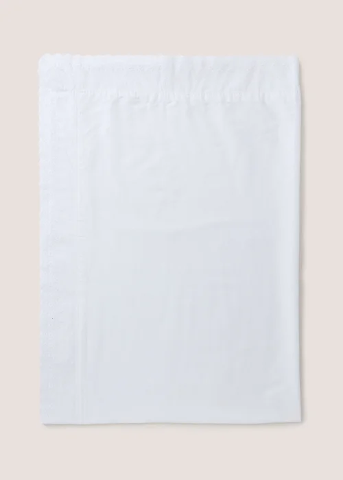 White Lace Edge Tablecloth Image 1