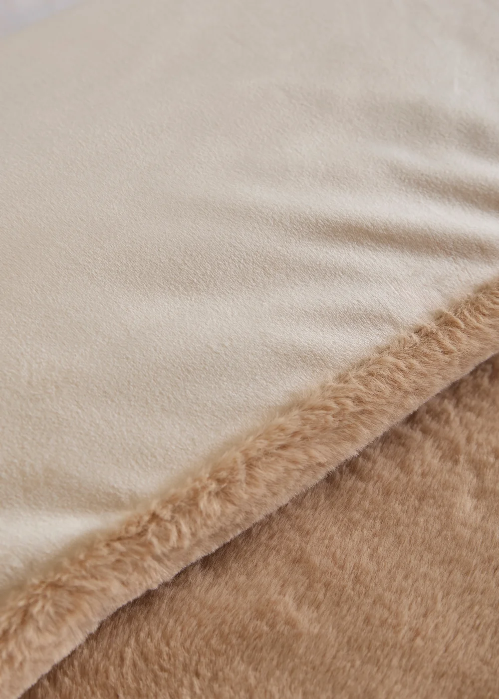 Natural Patch Bear Faux Fur Duvet Set - Single Image 3
