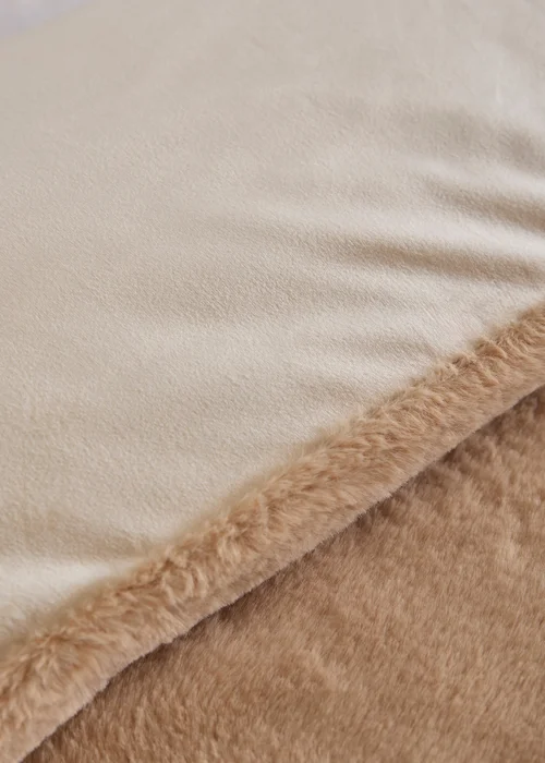Natural Patch Bear Faux Fur Duvet Set - Single Image 3