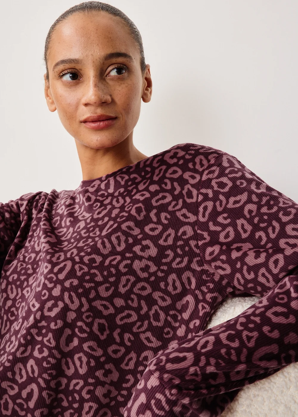 Burgundy Leopard Long Lounge Set - XS Image 3