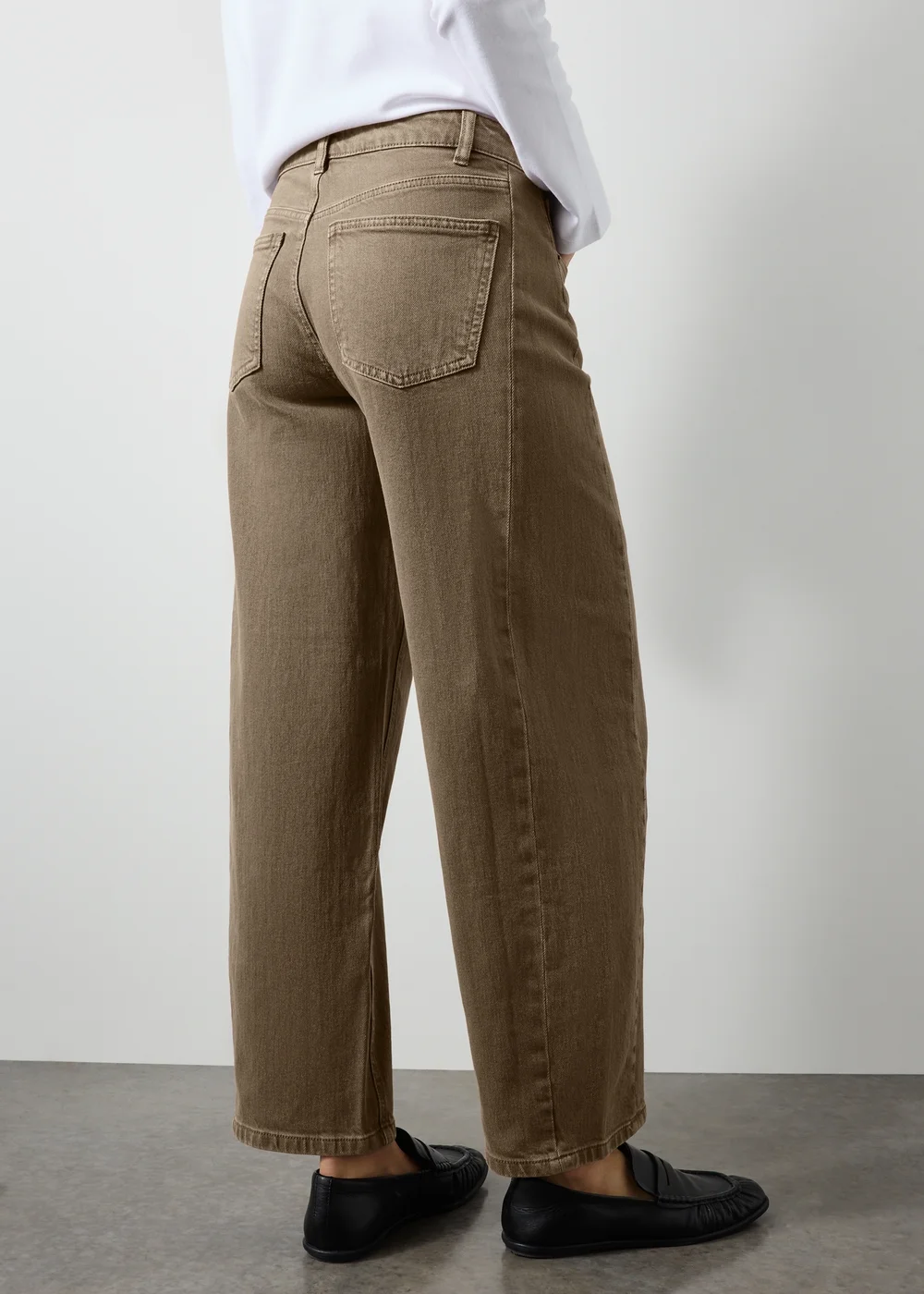 Mocha Barrel Jean - 24/L29 Image 2