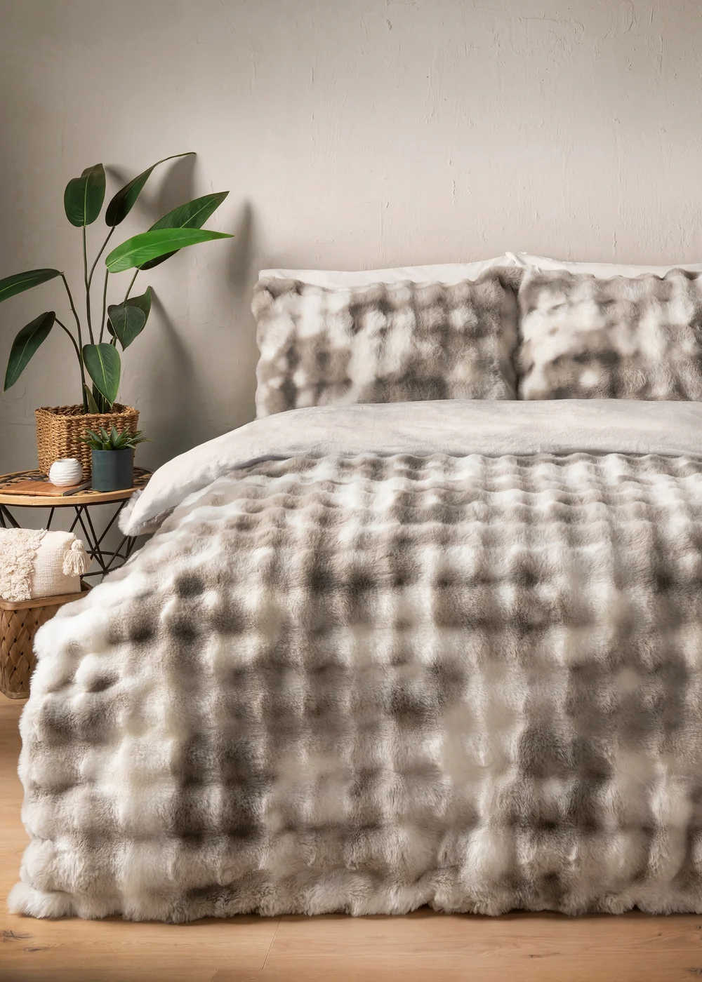 Mink Faux Fur Duvet Set - Double Image 1