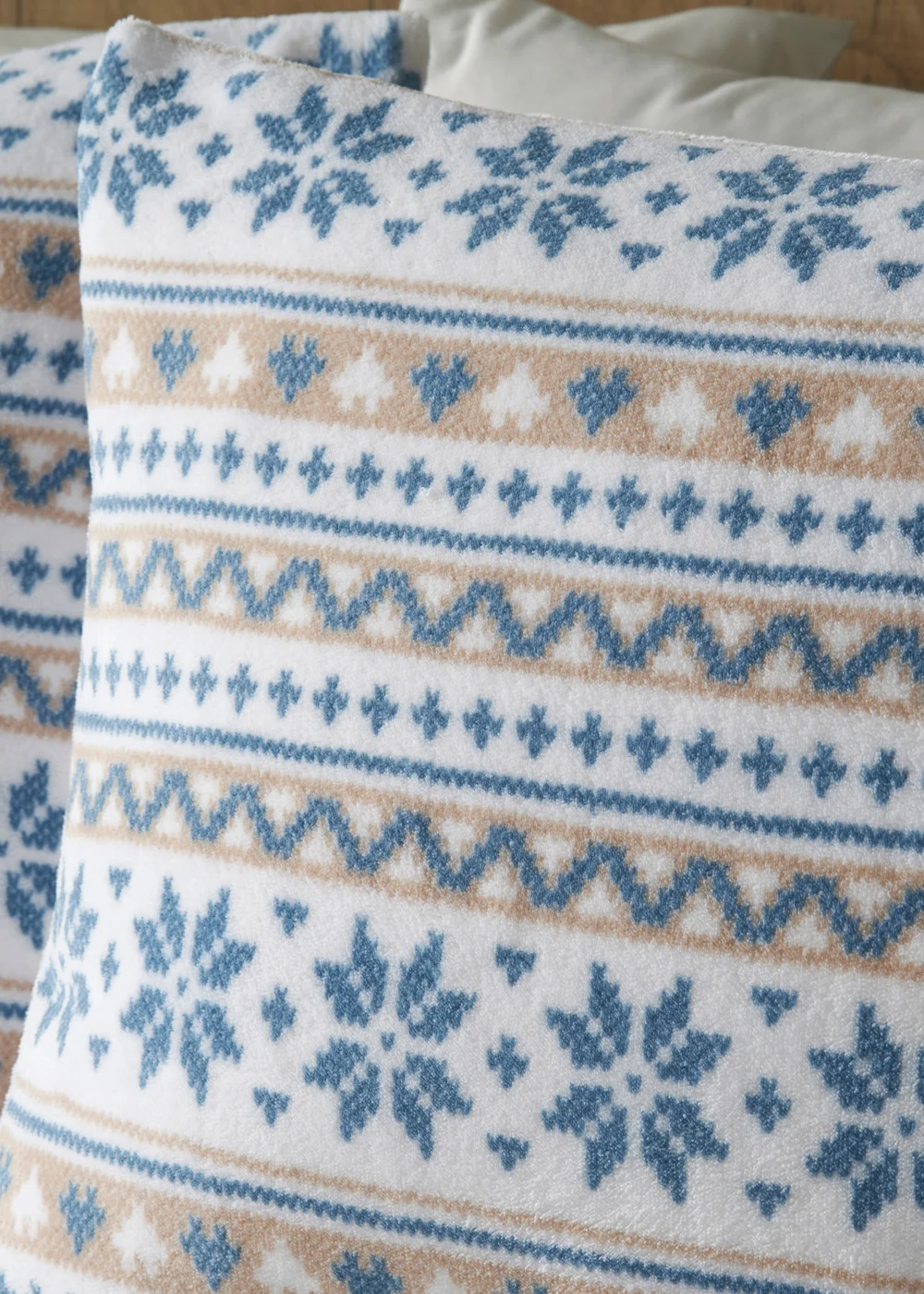 Blue Frosted Fleece Fairisle Duvet Set - Single Image 2