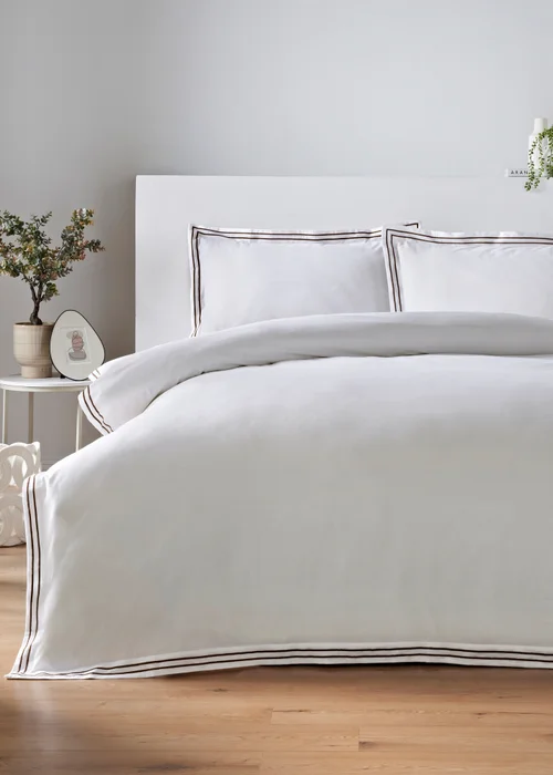 White Double Duvet Cover & Pillowcase Set - King Image 1