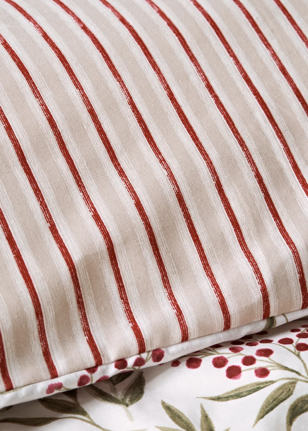 Cream Gingerbread Duvet Set - Single Image 3