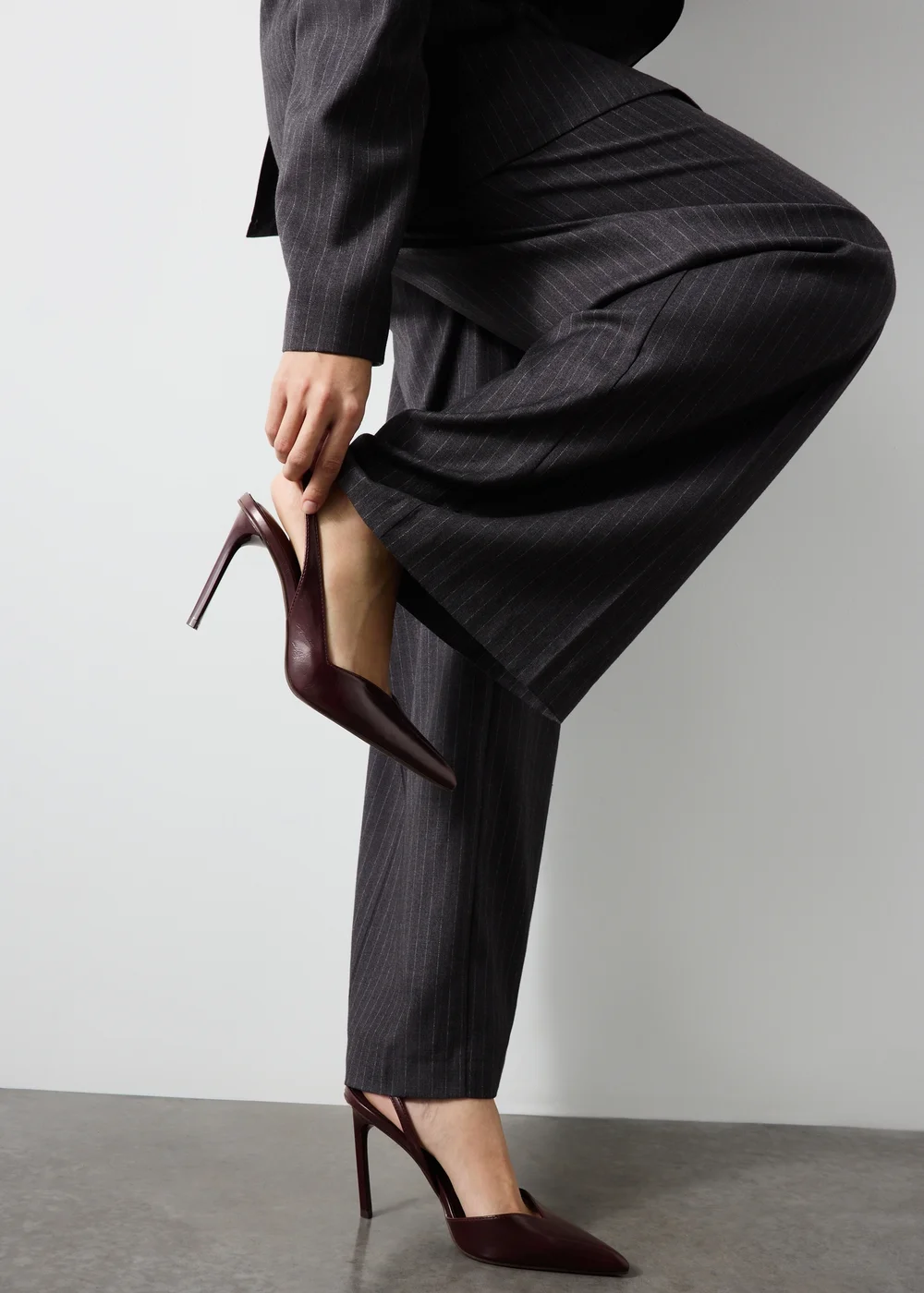 Burgundy Court Heels - 3 Image 1