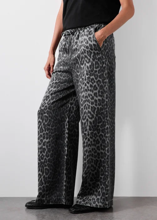 Grey Comfort Leopard Wide Leg Jeans - Size 24 29 leg Image 1