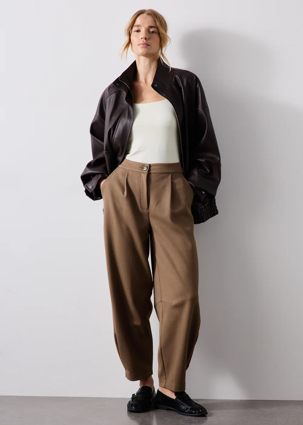 Ivory Low Neck Top - 8 Image 4