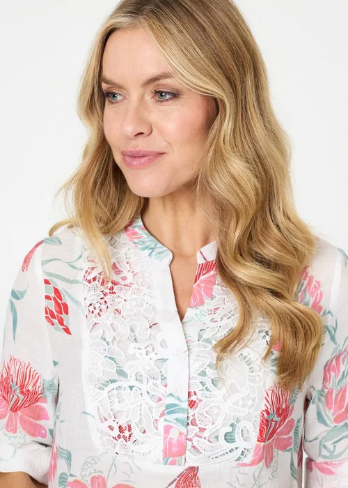 Izabel London Multi White Lace Trim 3/4 Sleeve Relaxed Blouse - 8 Image 3