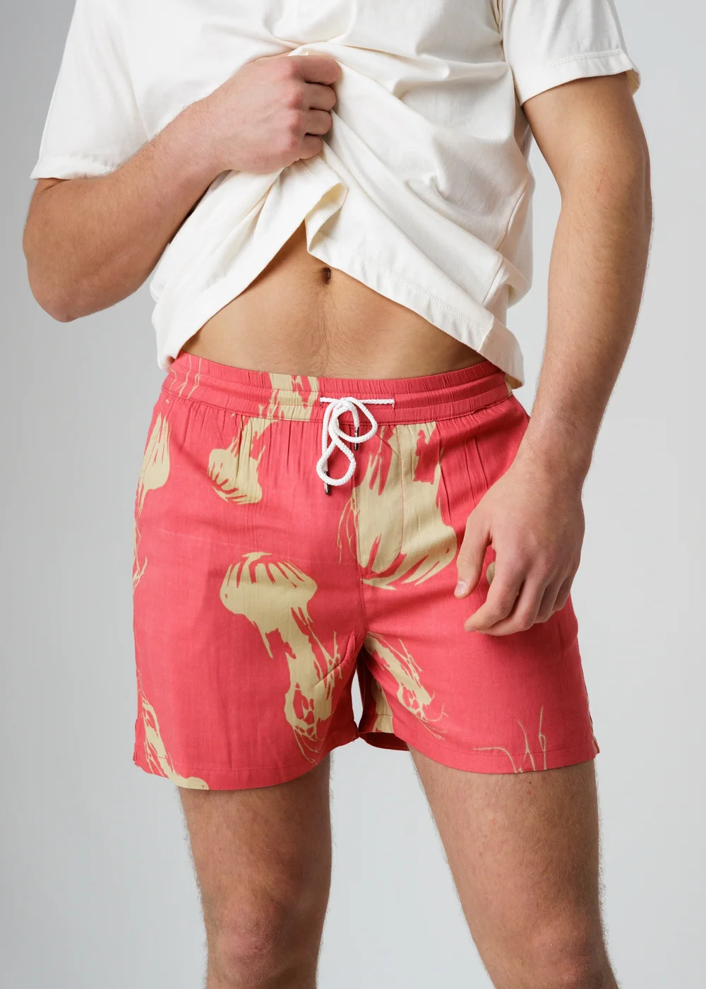 Influence Red Jellyfish Print Elasticated Shorts - XL Image 3