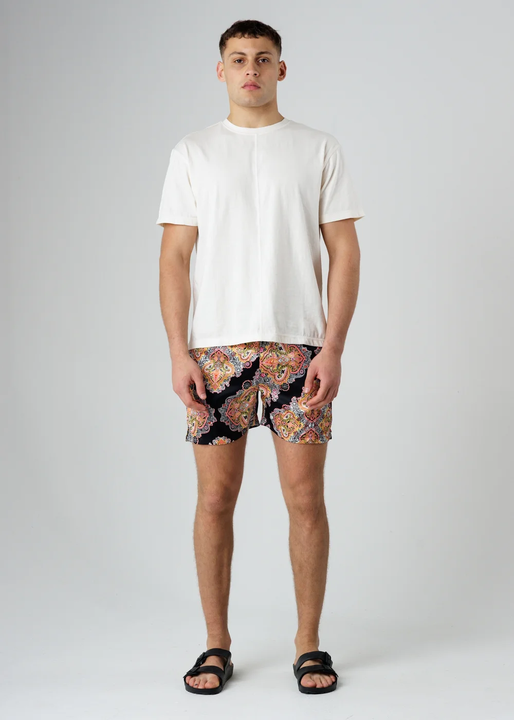 Influence Black Paisley Print Elasticated Shorts - L Image 4
