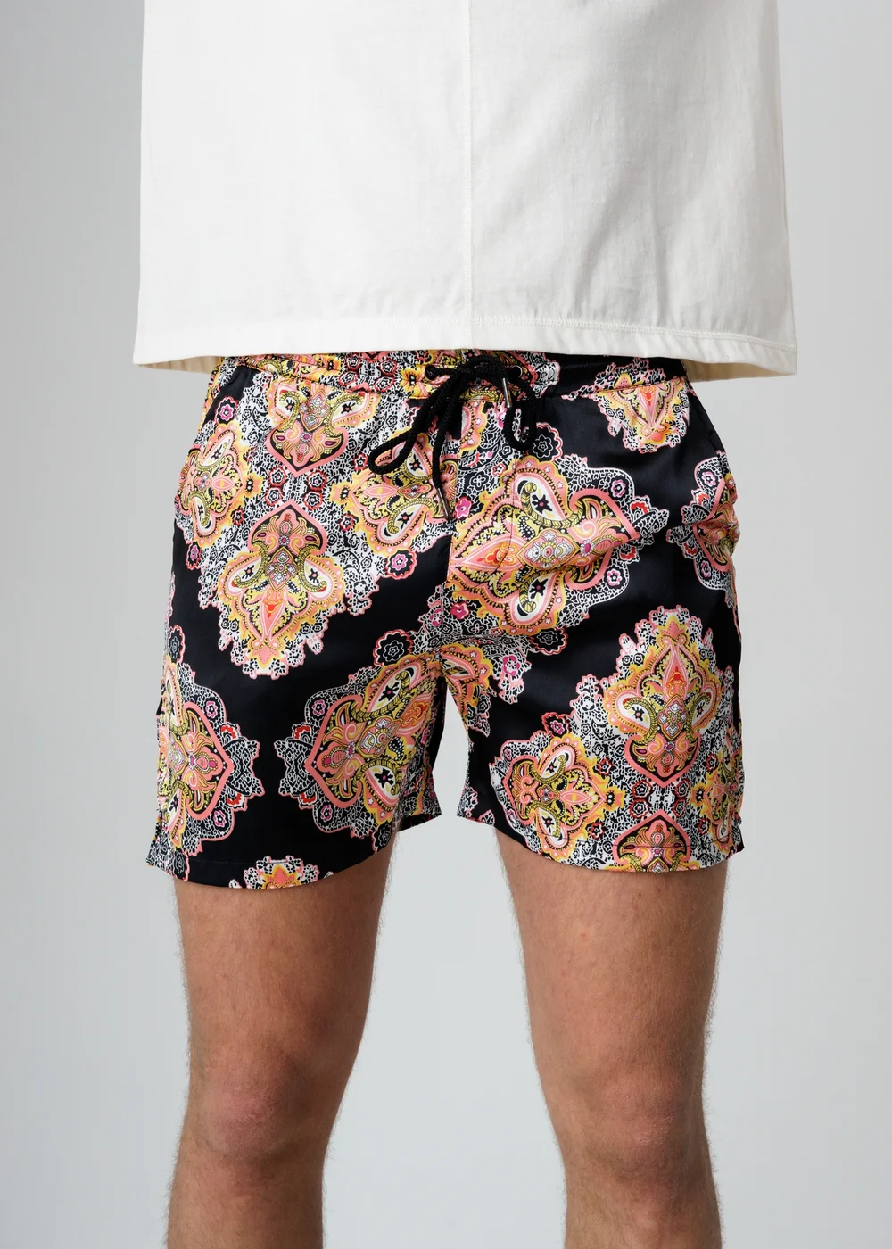 Influence Black Paisley Print Elasticated Shorts - L Image 1