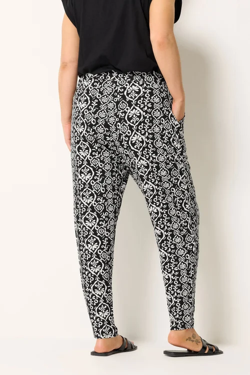 Yours Curve Black Ikat Print Harem Trousers - 16/L30 Image 3