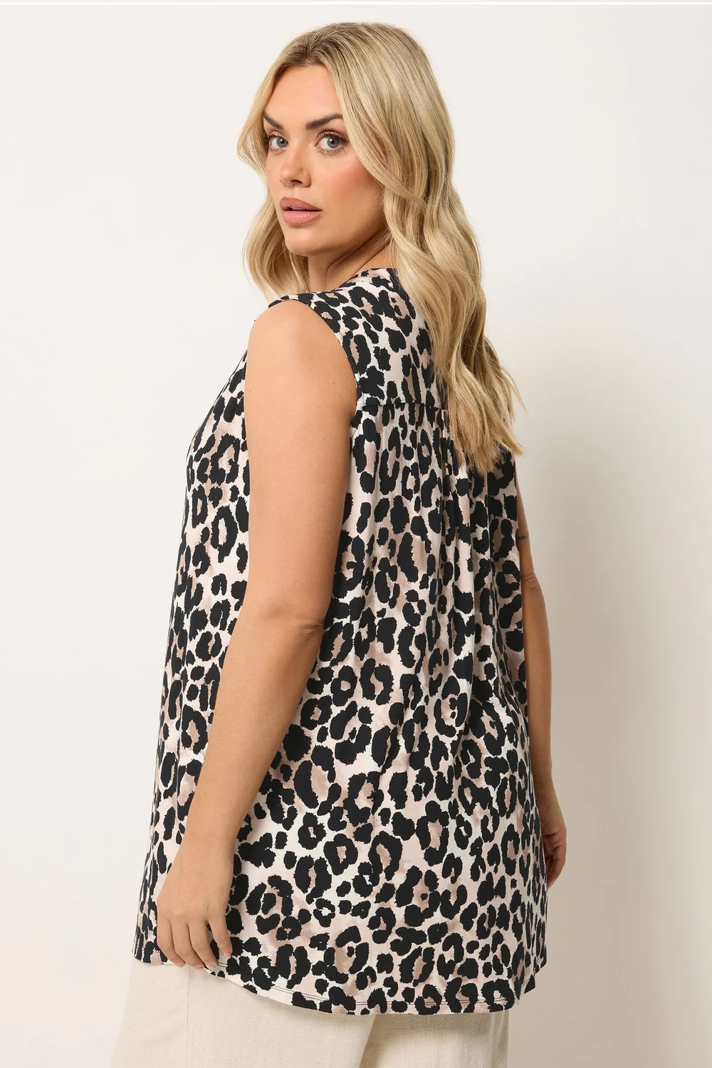 Yours Curve Black Leopard Print Blouse - 16 Image 4