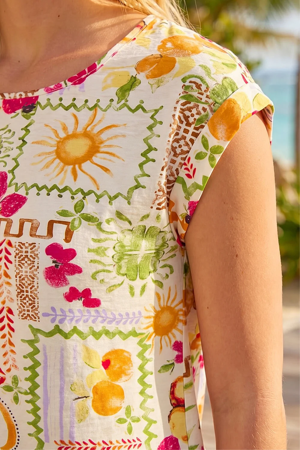 Roman Orange Fruit Print Shell Top - 12 Image 4