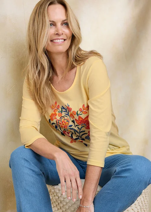 Cotton Traders Pale Yellow Ladies 3/4 Sleeve Scoop Neck Printed Top - 16 Image 1