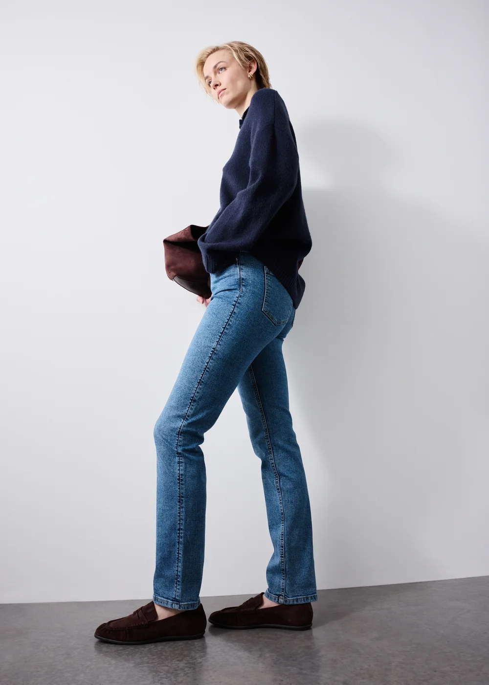 Mid Wash Stretch Mid Rise Straight Leg Jeans - 8/L29 Image 1