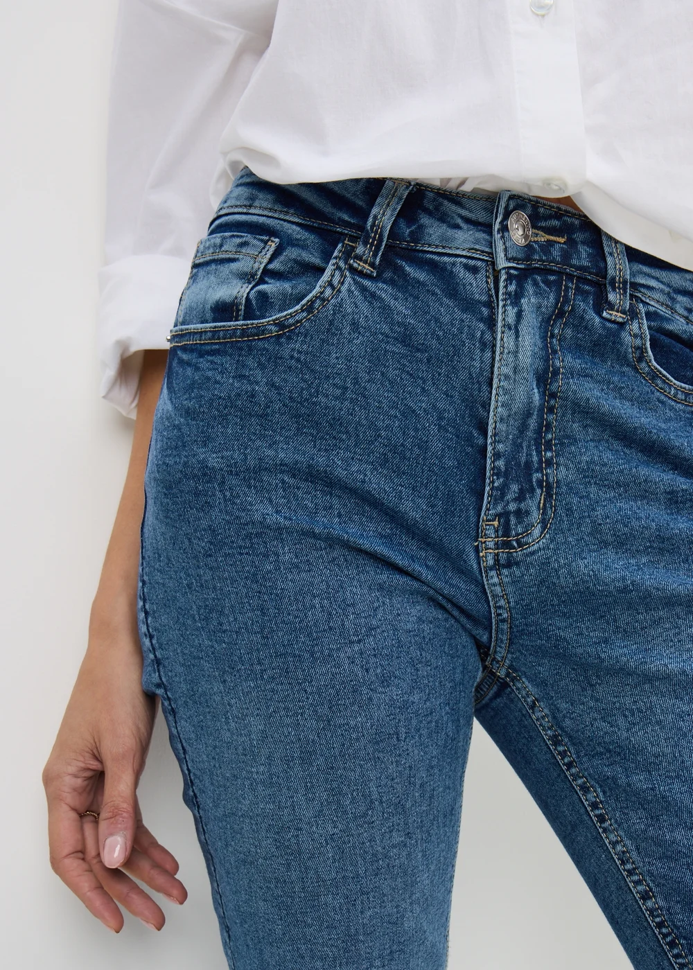 Mid Wash Straight Leg Jeans - Size 24 29 leg Image 3