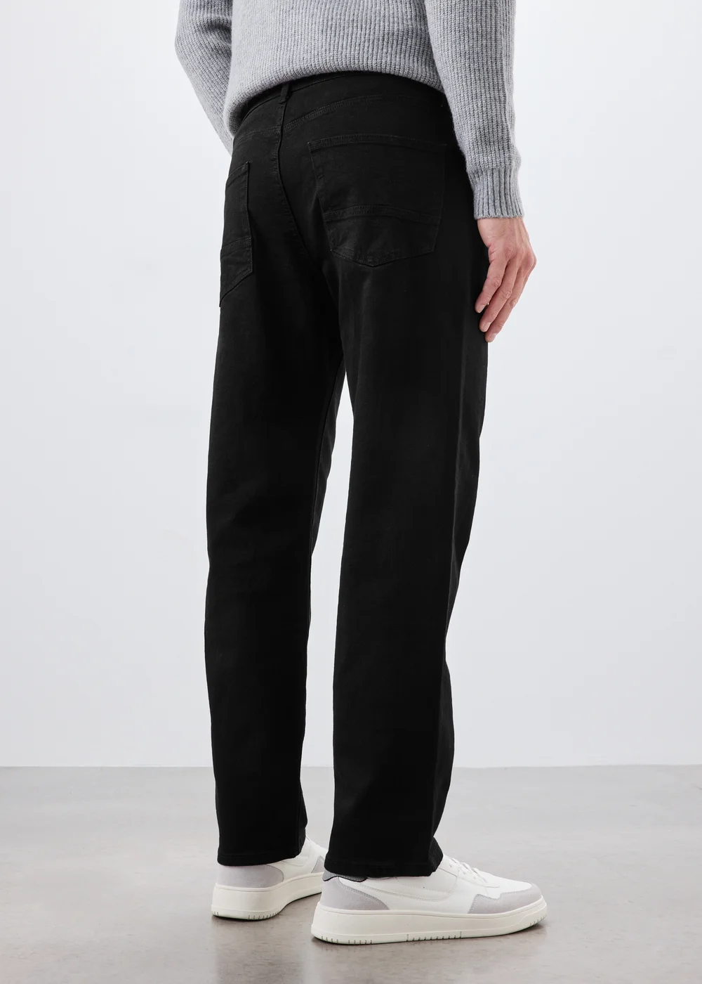 Black Straight Leg Jeans - 30 R Image 5